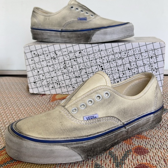 Vans WMNS 0g Authentic L
Stressed Classic White
VN0A5FBD2VZ
Sneakers - Picture 15 of 16